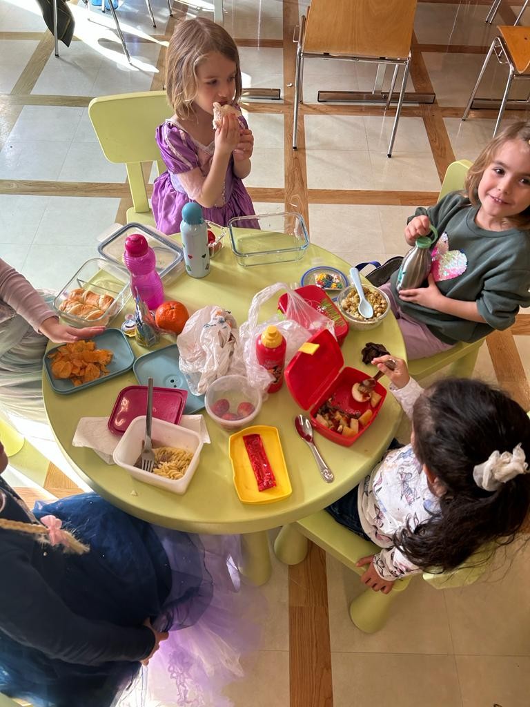 Pause repas entre filles